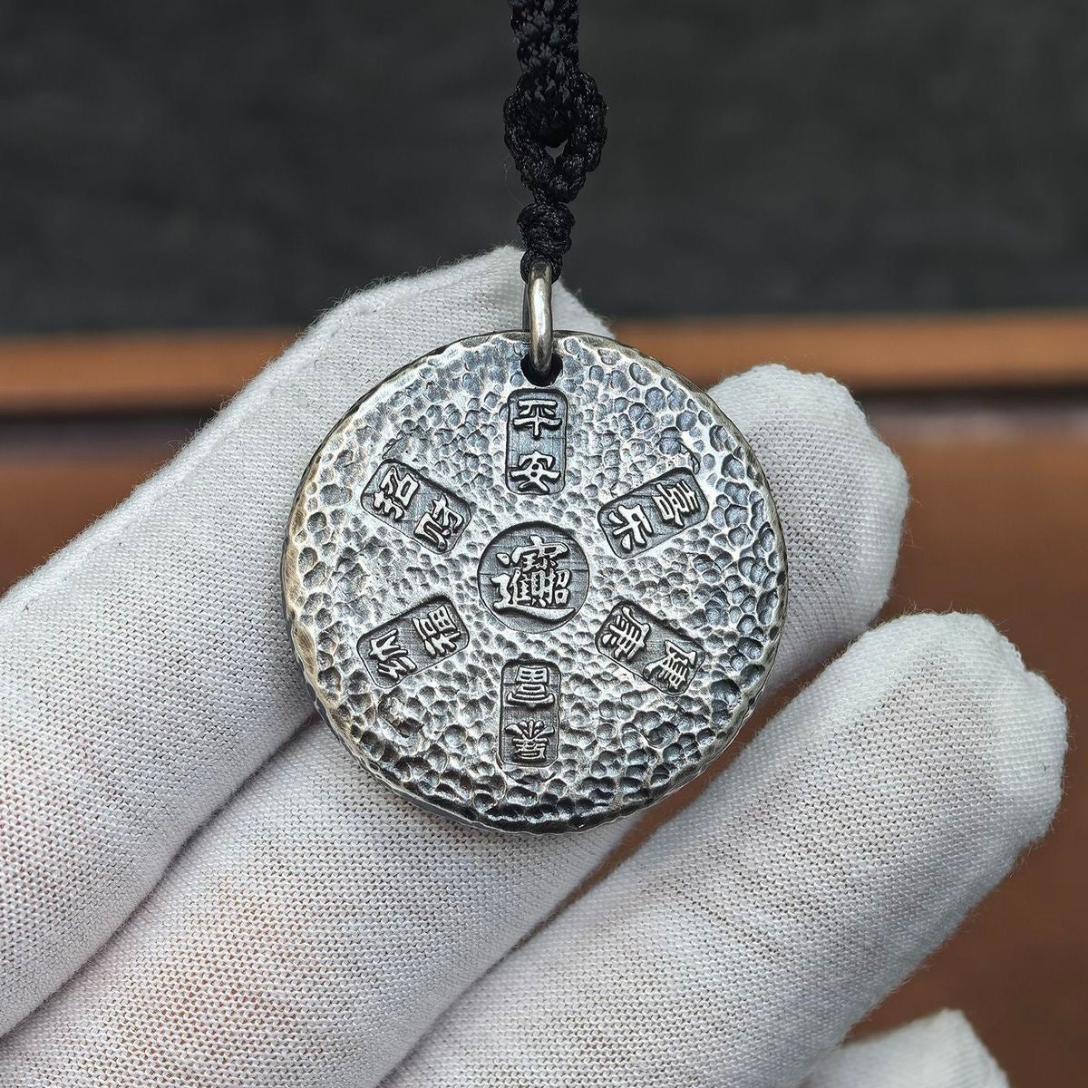 Black Wealth Guardian Pendant - DAO&NATURE