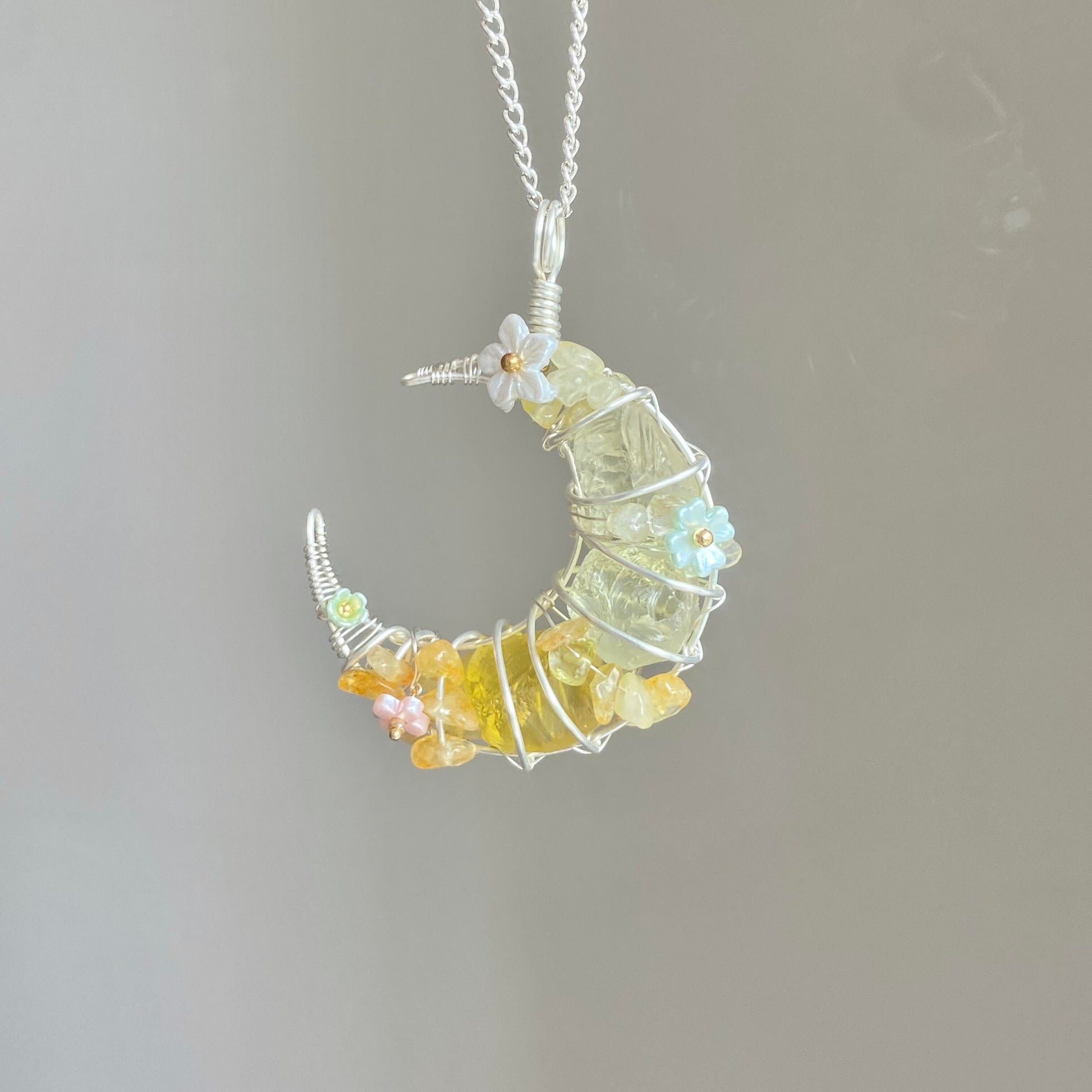 Crystal Moon Pendant Necklace - DAO&NATURE