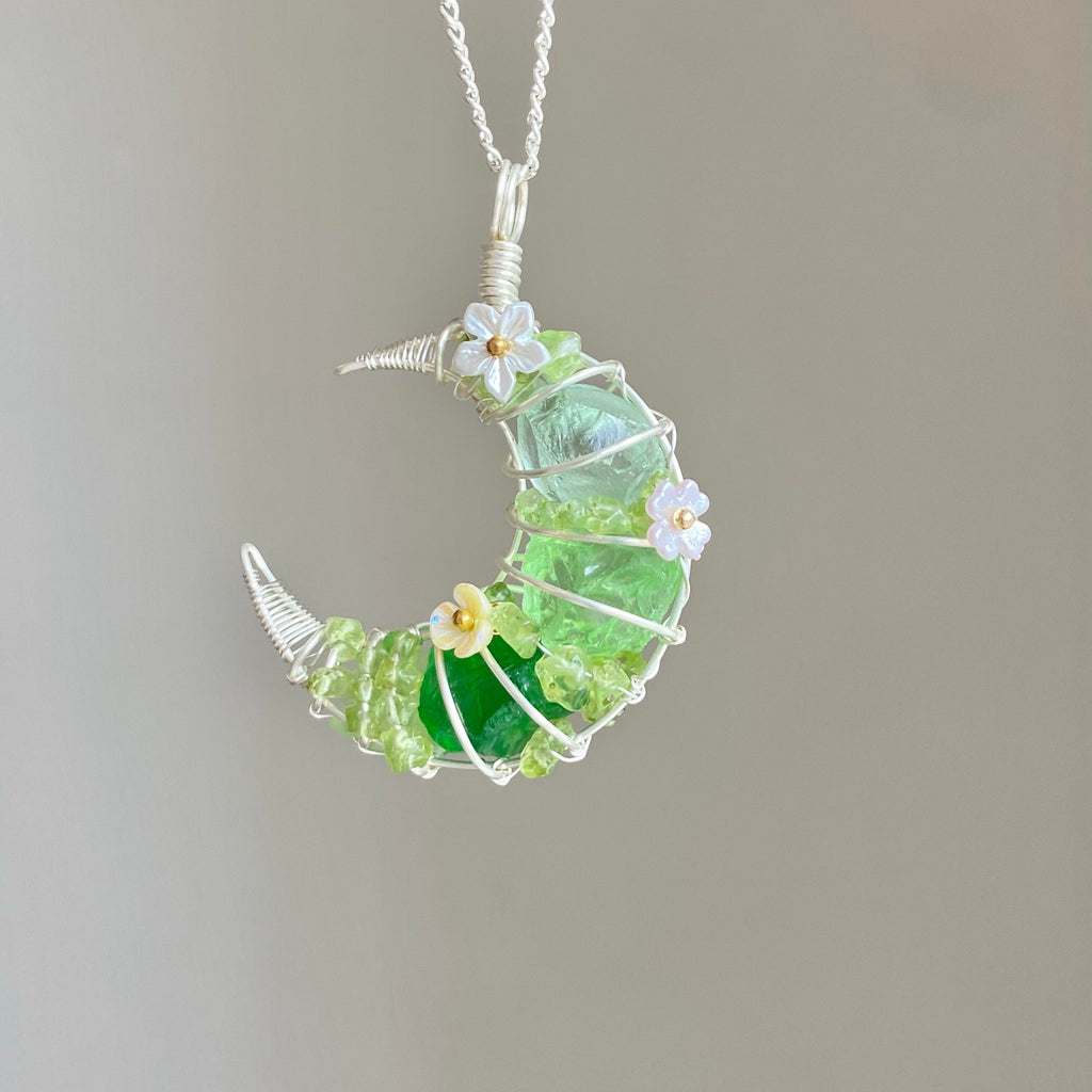 Crystal Moon Pendant Necklace - DAO&NATURE