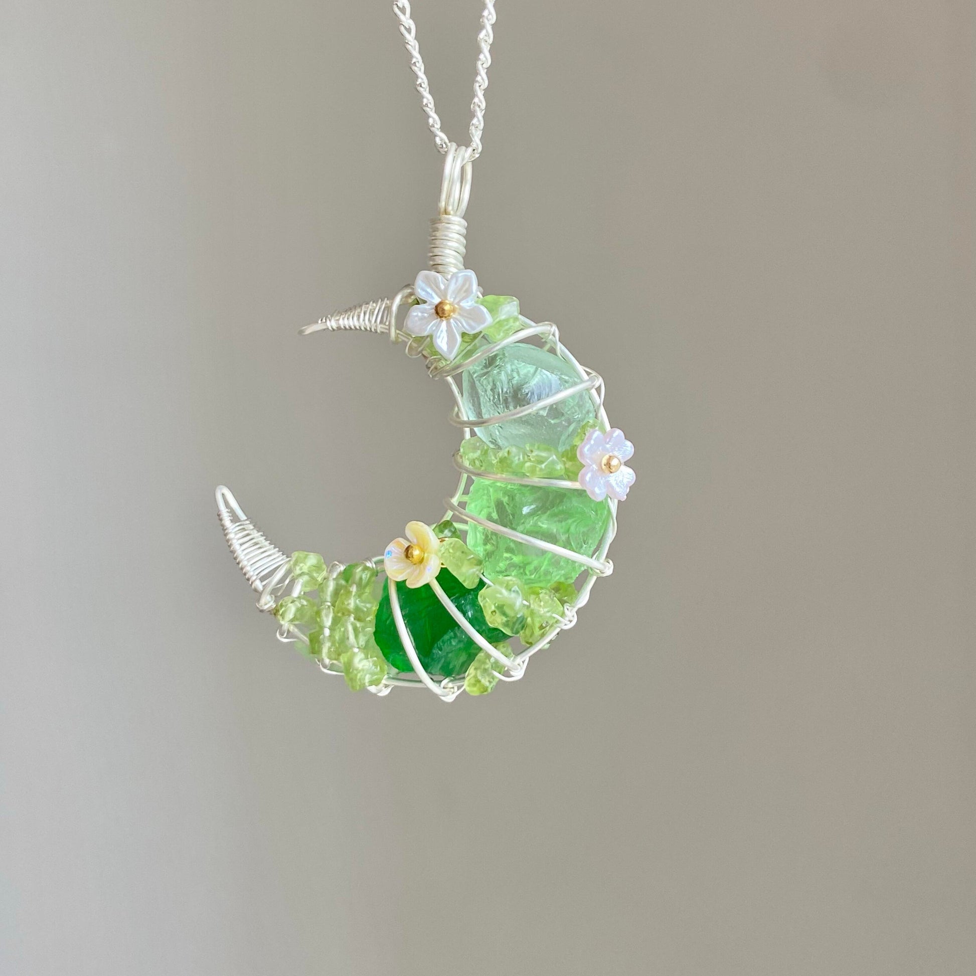 Crystal Moon Pendant Necklace - DAO&NATURE