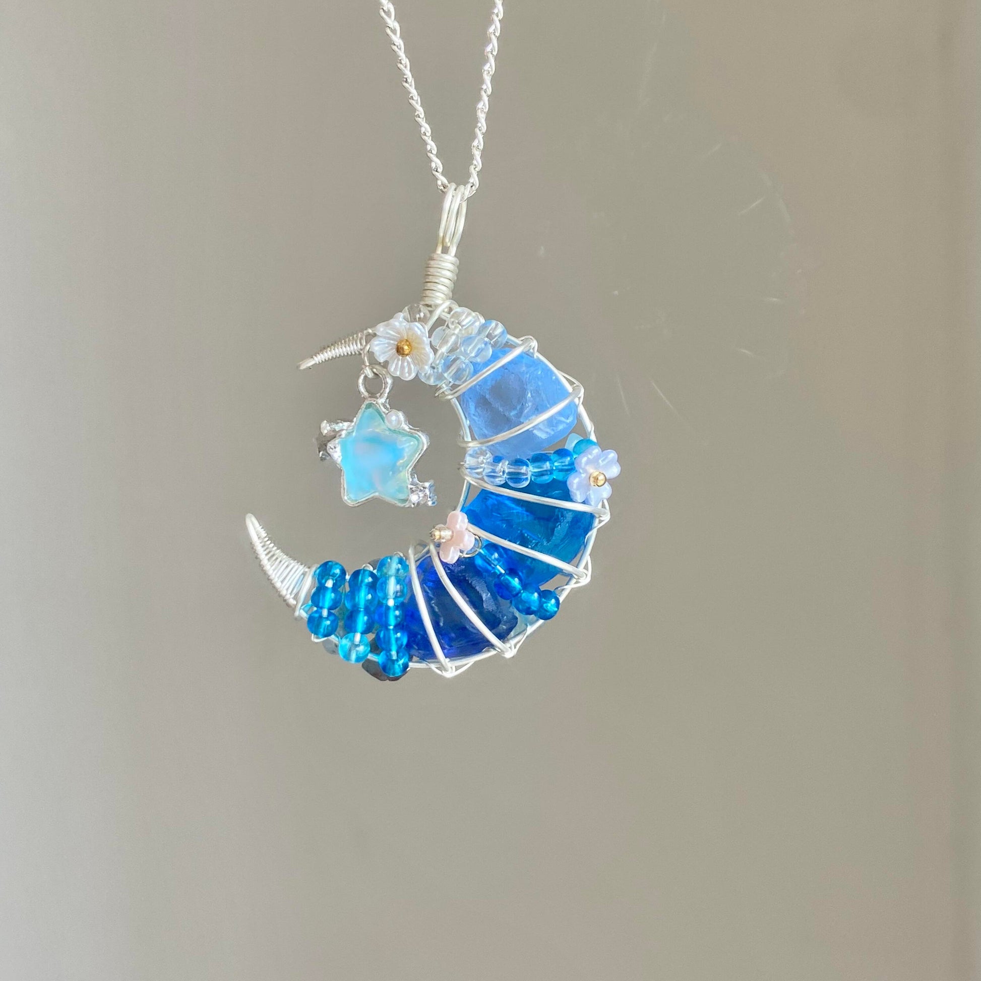 Crystal Moon Pendant Necklace - DAO&NATURE