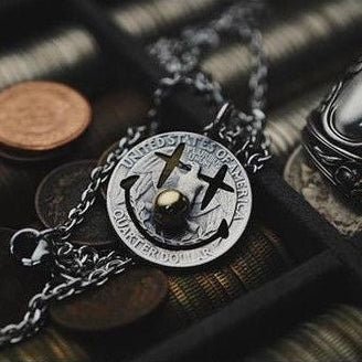 Dark Clown Pendant - DAO&NATURE
